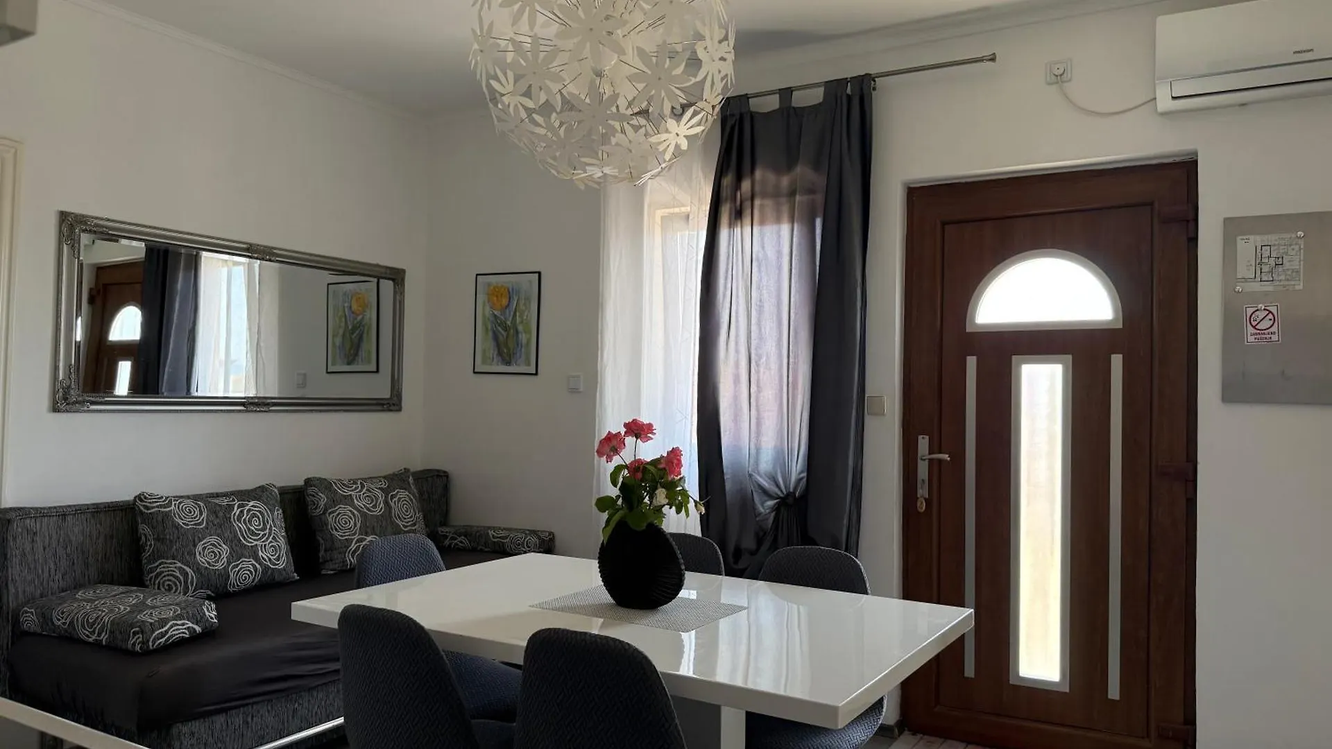 Apartmani Tajana Sukošan 0*,