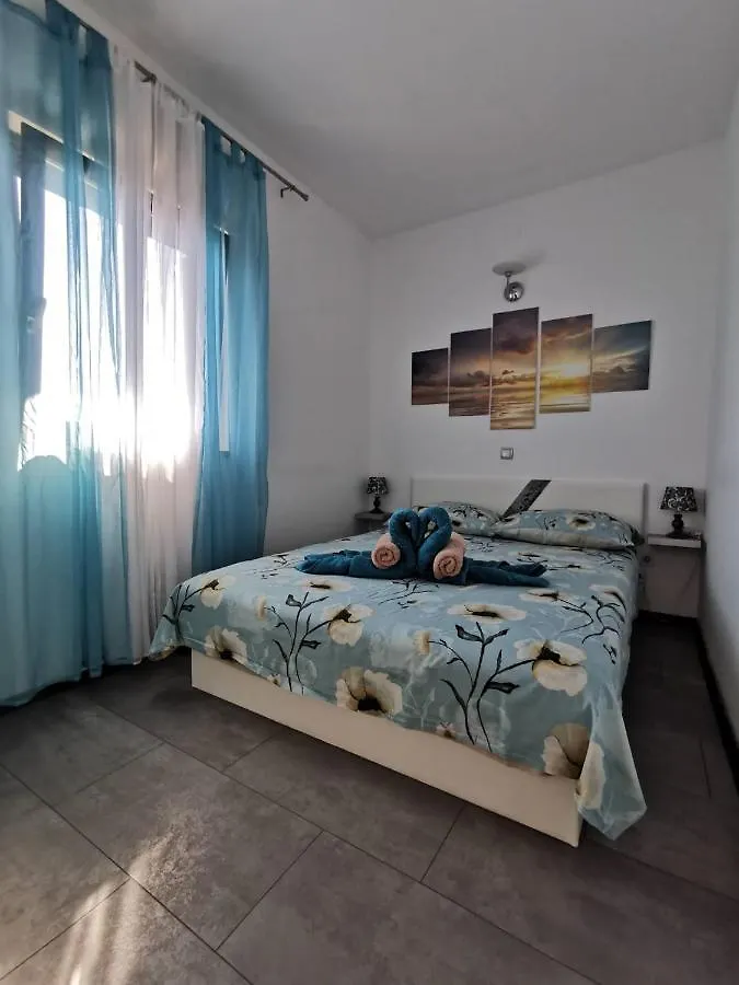 Apartmani Tajana Sukosan 0*,