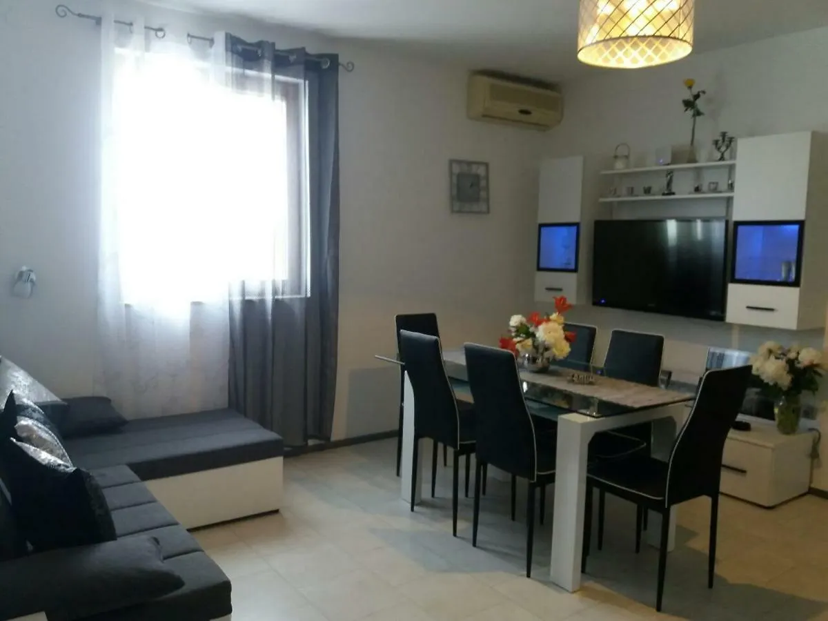 Apartment Apartmani Tajana Sukosan